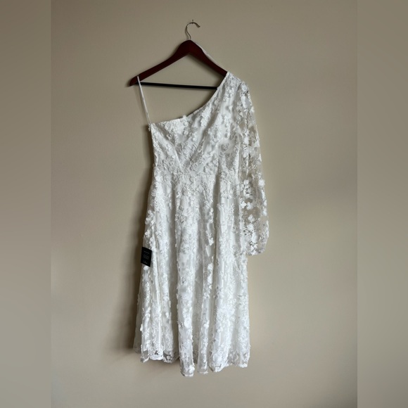 NWT Lulus Eloquent Elegance White Embroidered Lace One-Shoulder Midi Dress Sz M - Picture 2 of 9